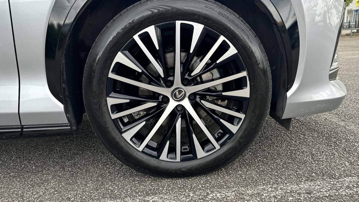 Used Lexus RZ 2023 for sale - 76866460: Photo 31