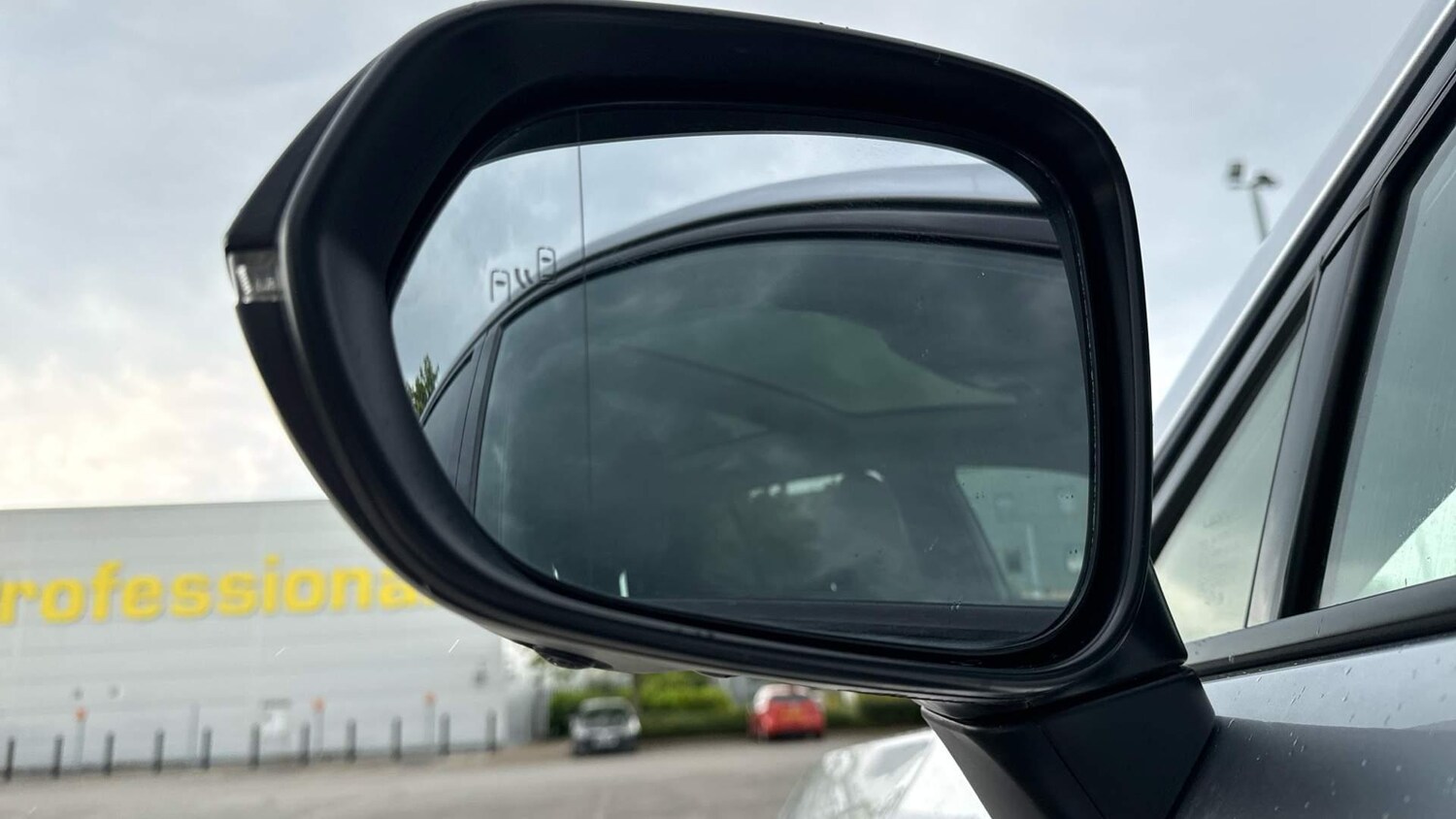 Used Lexus RZ 2023 for sale - 76866460: Photo 37