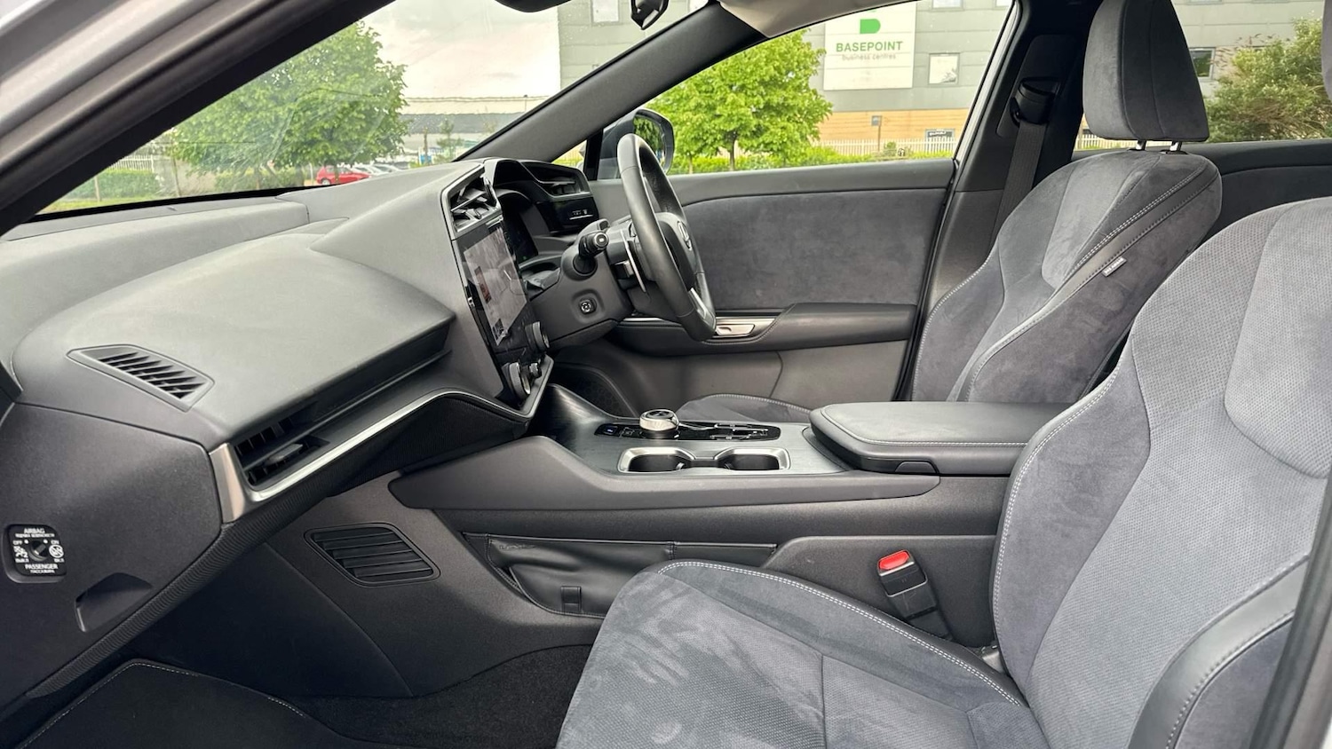 Used Lexus RZ 2023 for sale - 76866460: Photo 6