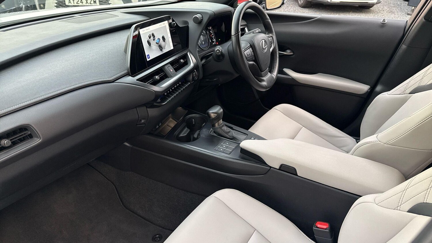 Used Lexus UX 2023 for sale - 76521683: Photo 8