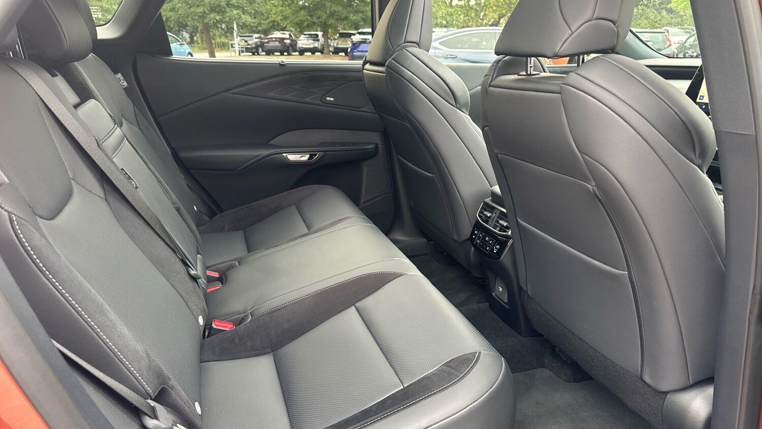 Used Lexus RX 2025 for sale - 76200605: Photo 11