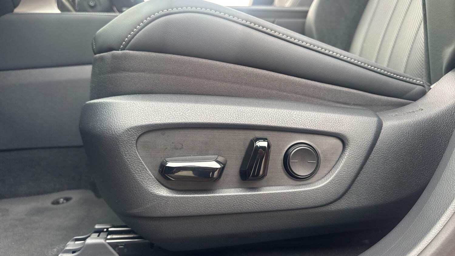 Used Lexus RX 2025 for sale - 76200605: Photo 52