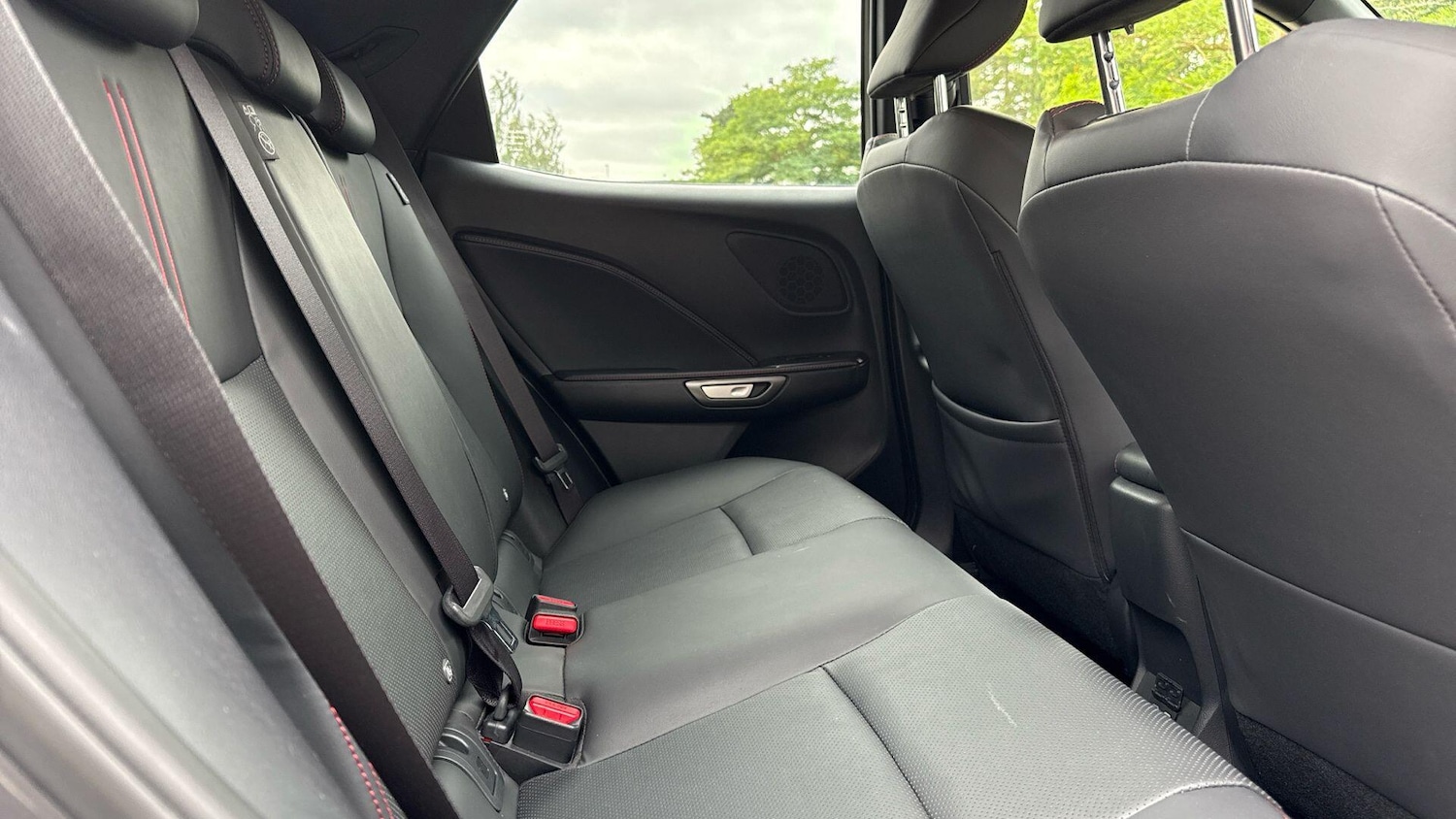 Used Lexus LBX 2024 for sale - 75927789: Photo 11