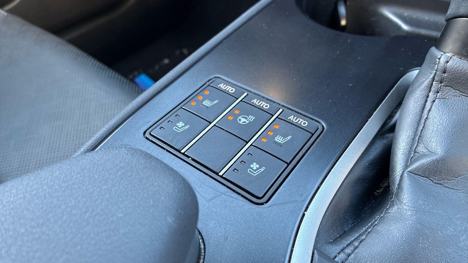 Used Lexus UX 2023 for sale - 77215951: Photo 28