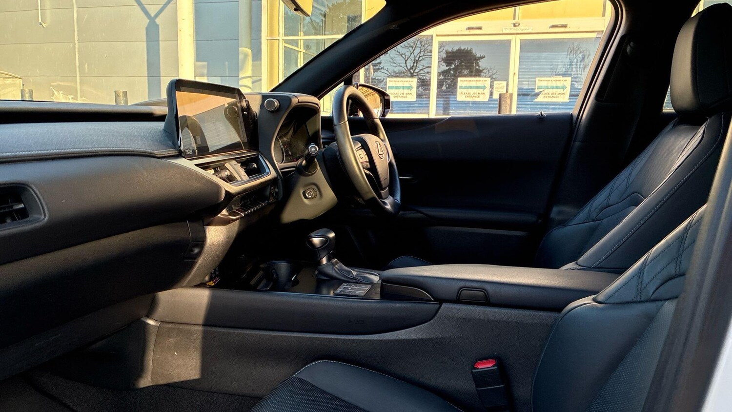 Used Lexus UX 2023 for sale - 77215951: Photo 8