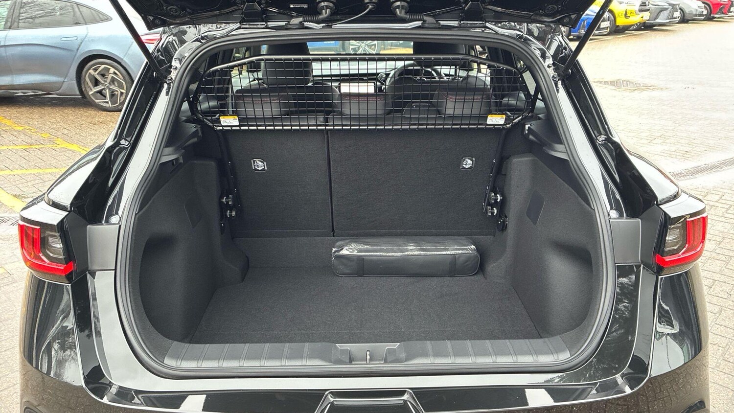 Used Lexus LBX for sale - 77705661: Photo 17