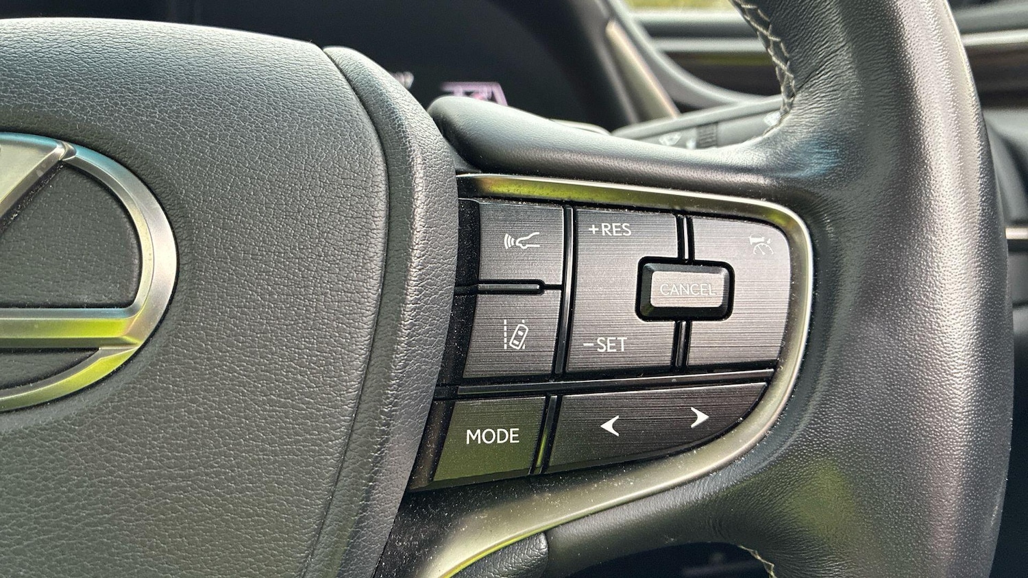 Used Lexus ES 2021 for sale - 76612931: Photo 21