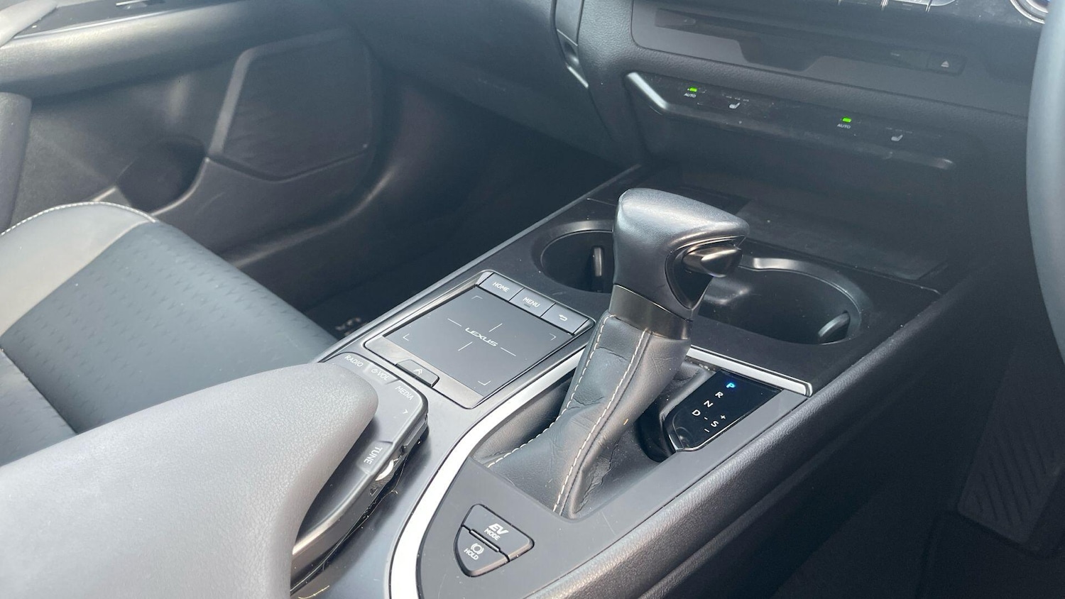 Used Lexus UX 2021 for sale - 77020916: Photo 40