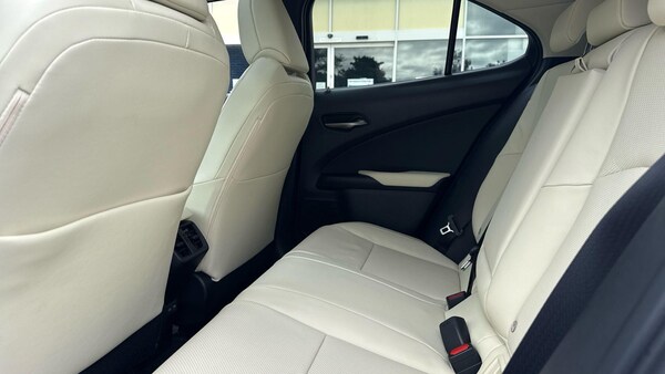 Used Lexus UX 2023 for sale - 76326239: Photo 15