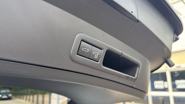 Used Lexus UX 2023 for sale - 76326239: Photo 28