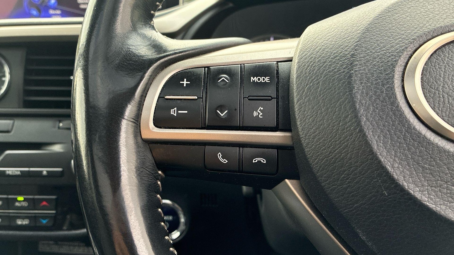 Used Lexus RX 2019 for sale - 76499564: Photo 32