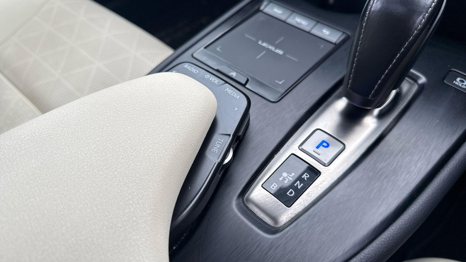 Used Lexus UX 2021 for sale - 77978268: Photo 32