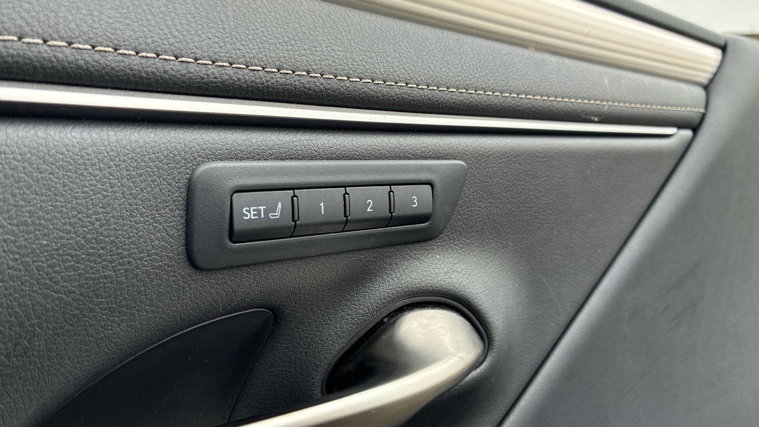 Used Lexus ES 2022 for sale - 76498496: Photo 39