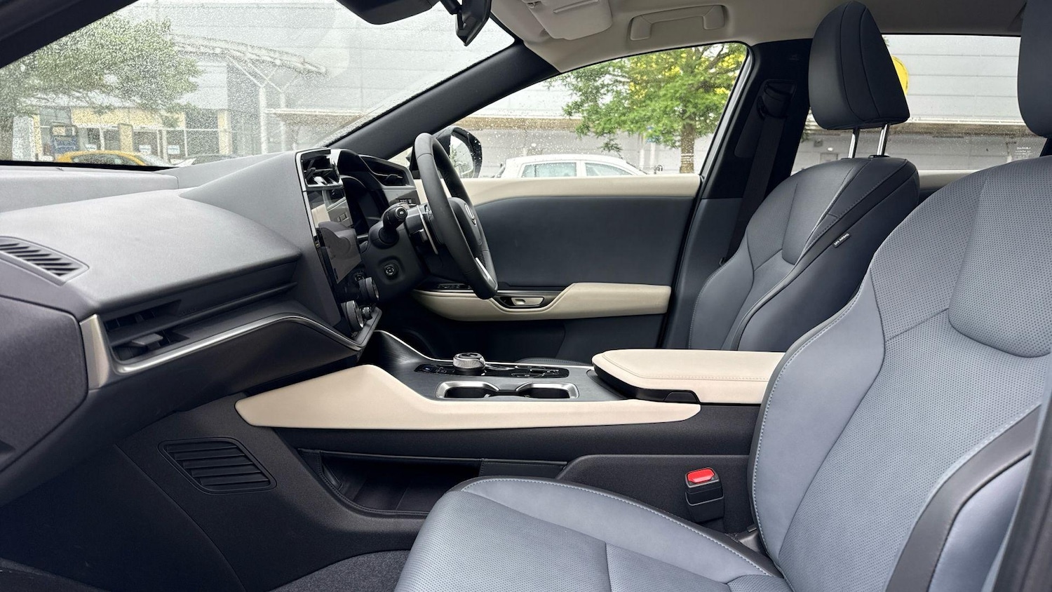 Used Lexus RZ 2024 for sale - 76912785: Photo 21