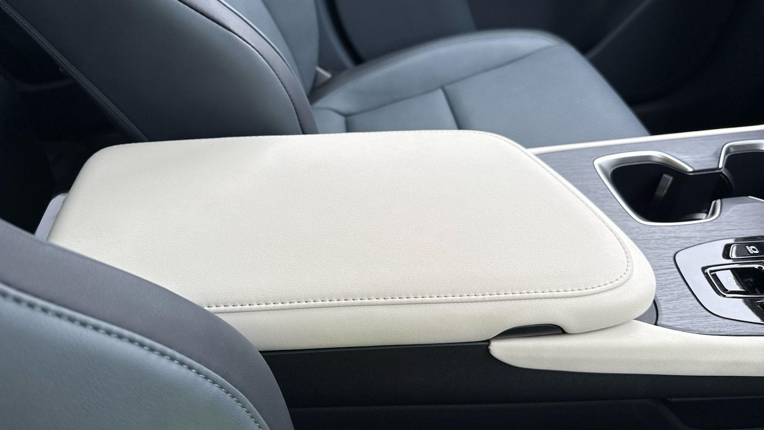 Used Lexus RZ 2024 for sale - 76912785: Photo 28