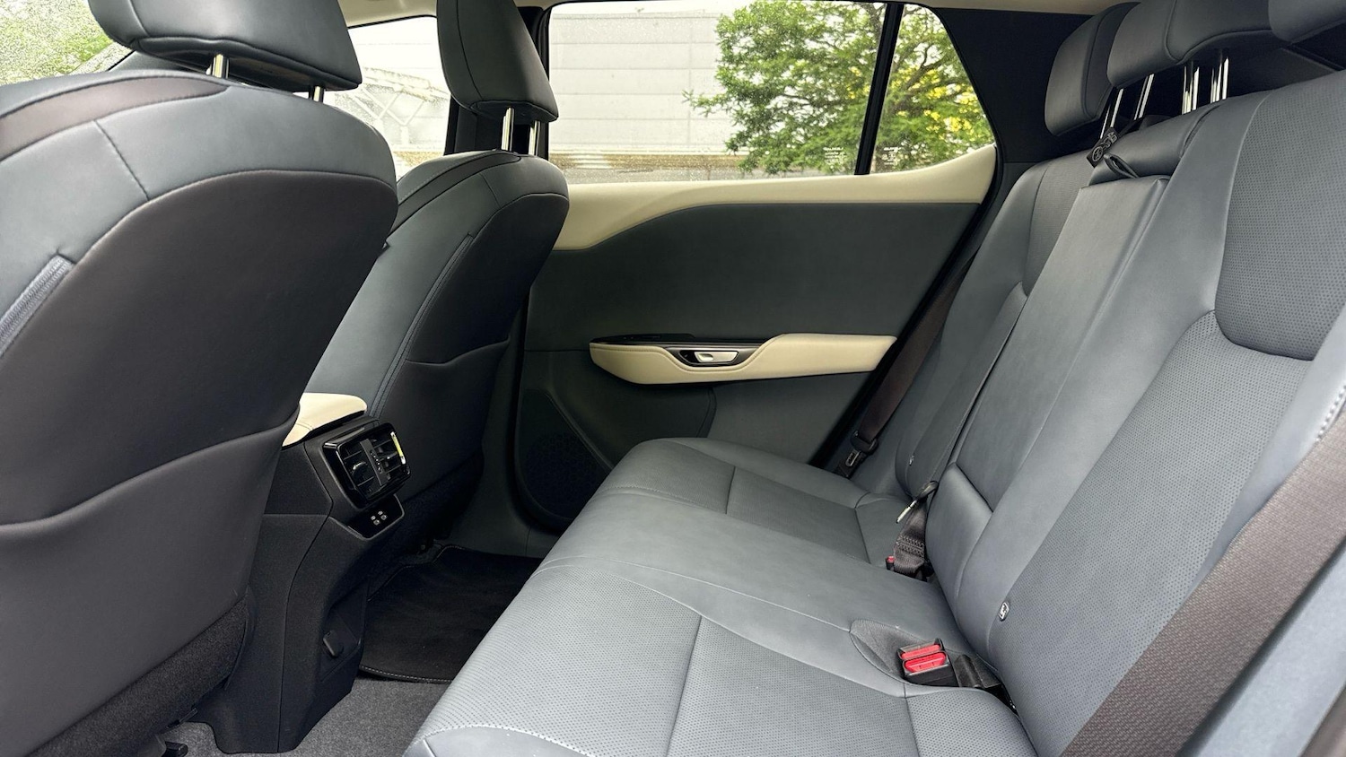 Used Lexus RZ 2024 for sale - 76912785: Photo 31