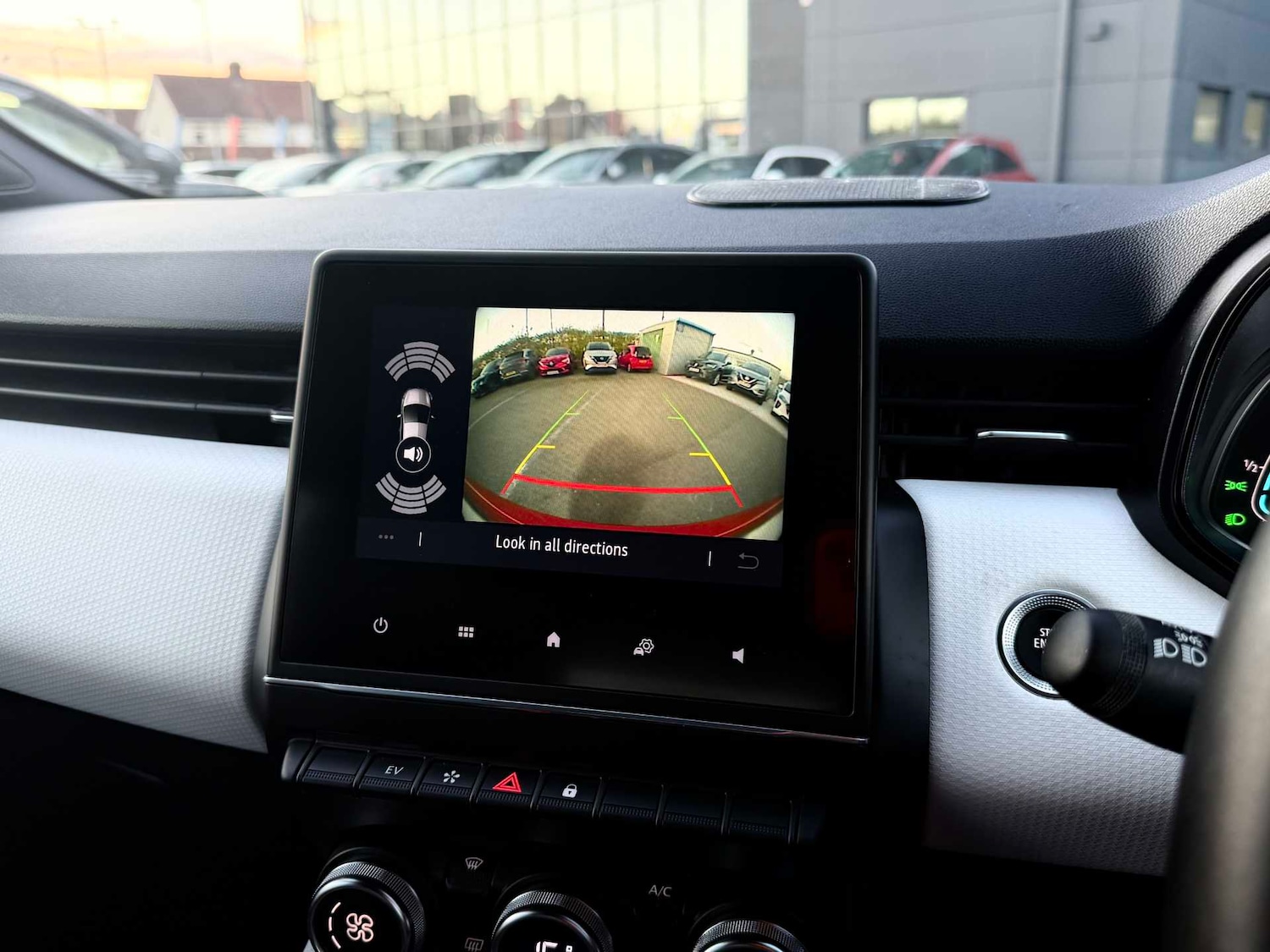 Used Renault Clio 2022 for sale - 76412485: Photo 11