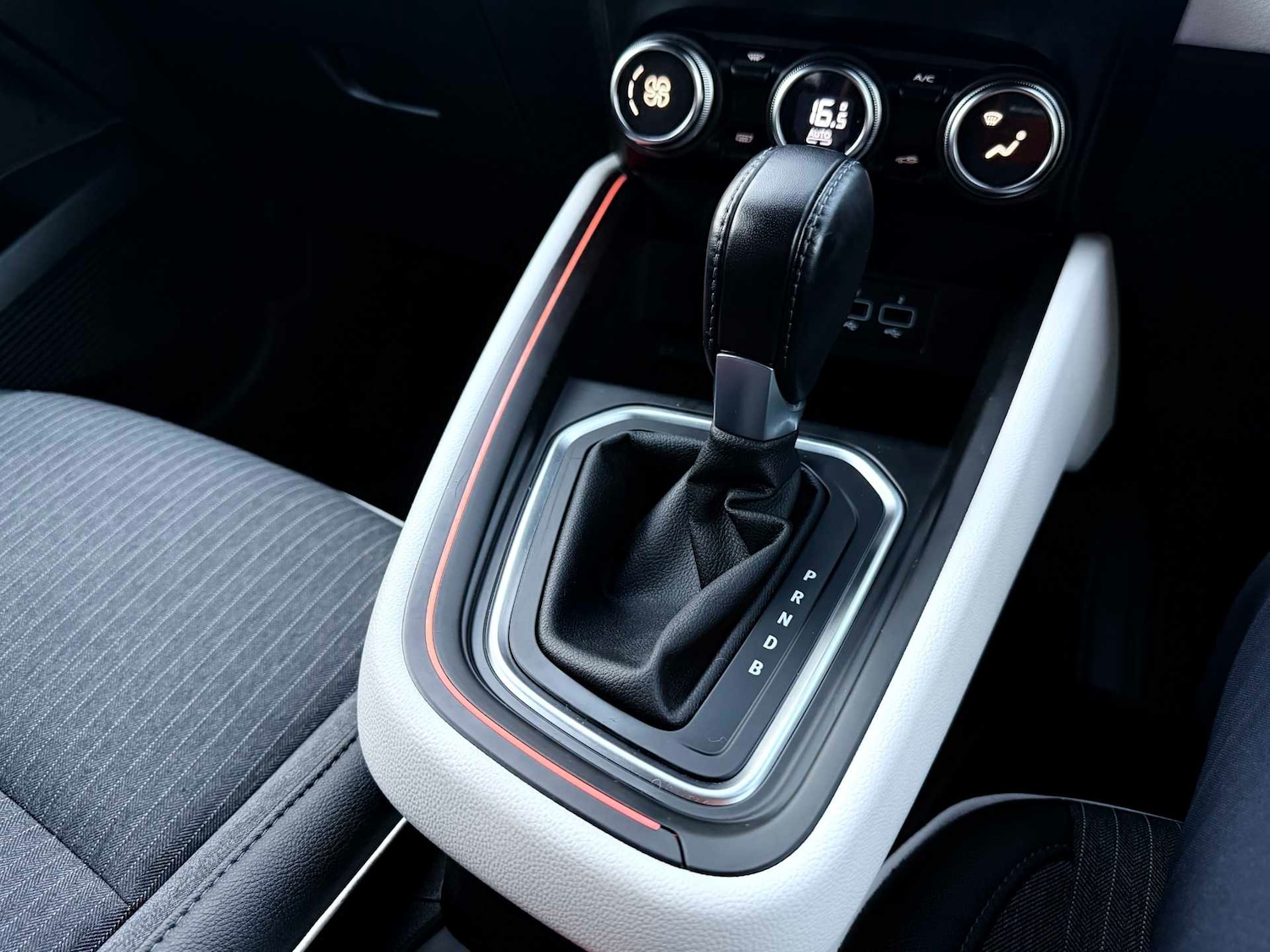 Used Renault Clio 2022 for sale - 76412485: Photo 39