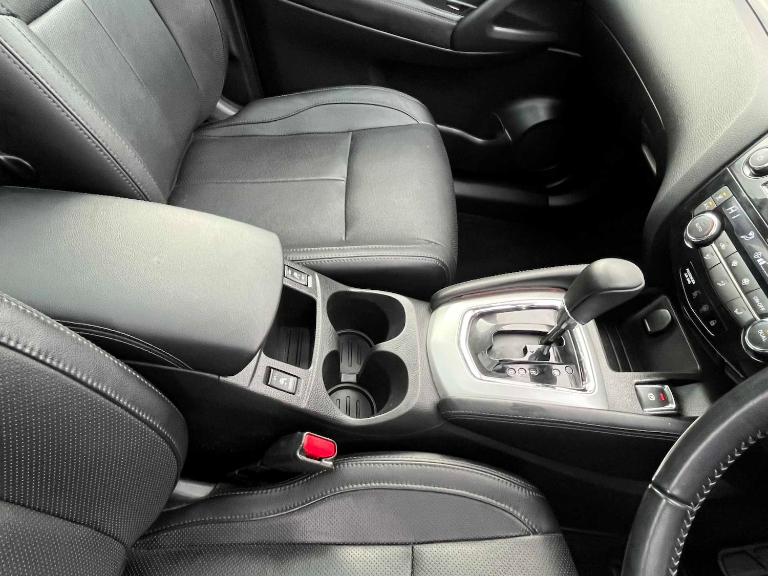 Used Nissan Qashqai 2016 for sale - 77201365: Photo 39