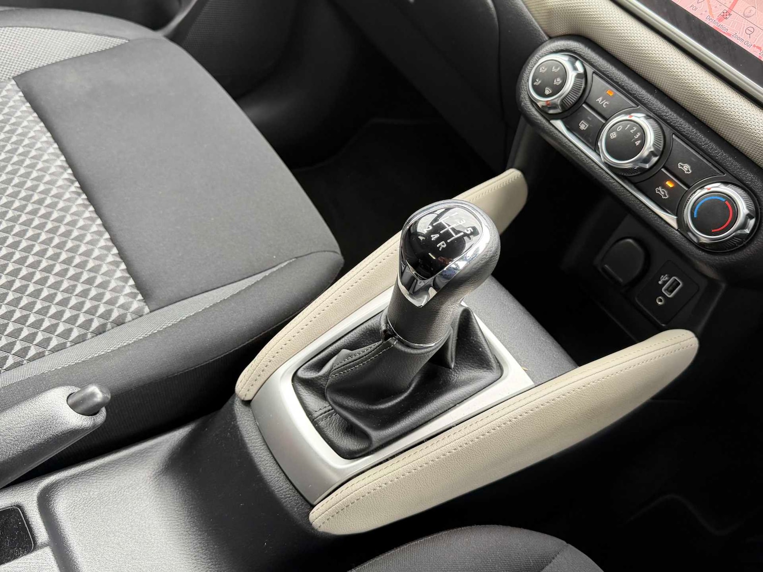 Used Nissan Micra 2019 for sale - 76492411: Photo 14