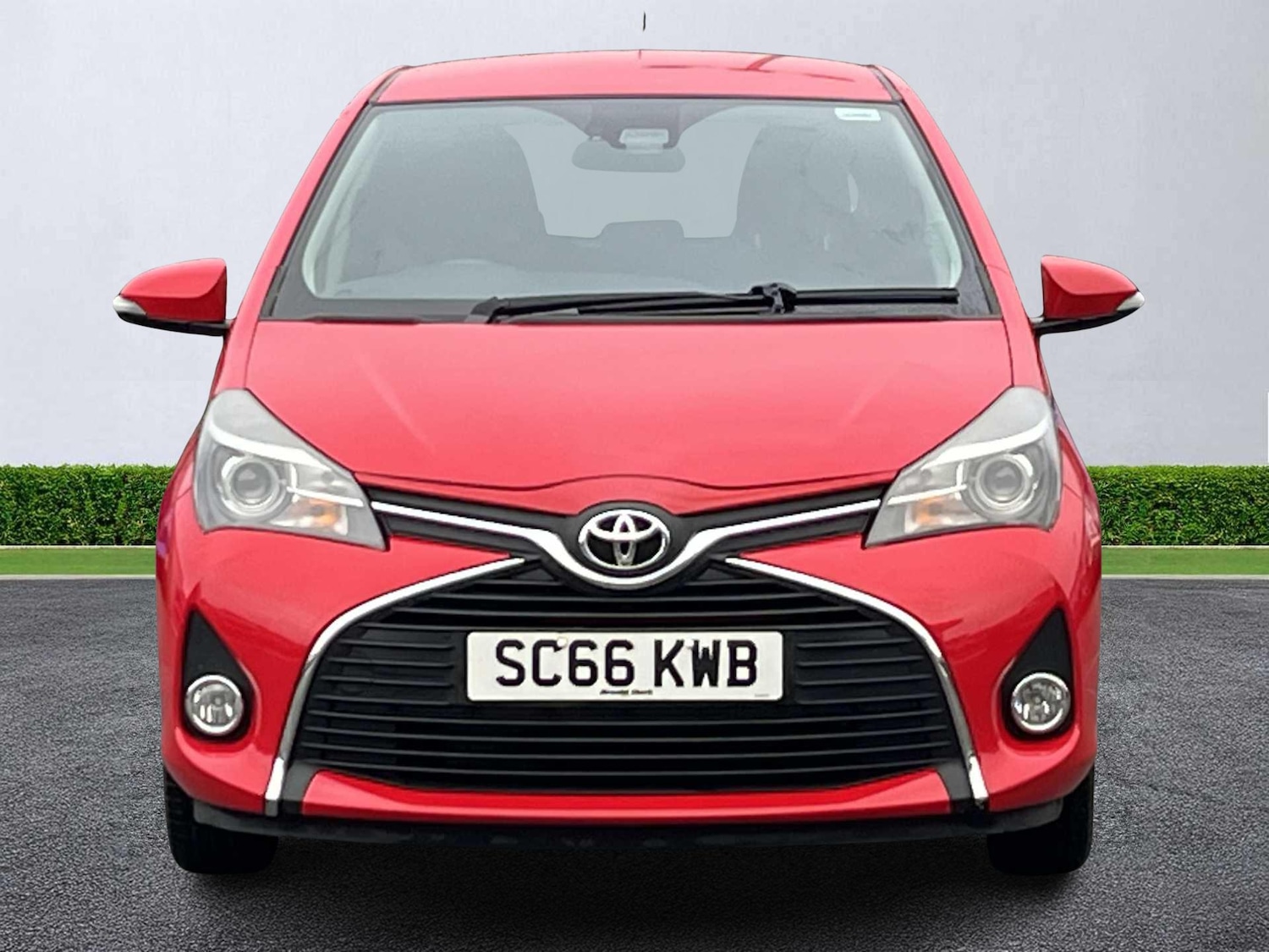 Used Toyota Yaris 2016 for sale - 77404820: Photo 2