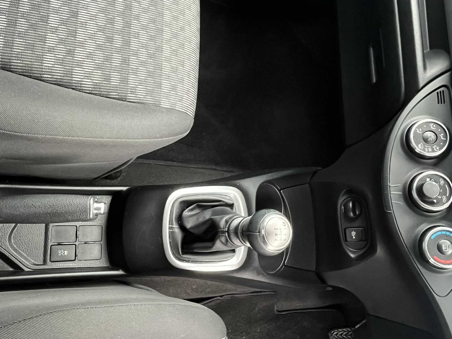 Used Toyota Yaris 2016 for sale - 77404820: Photo 25