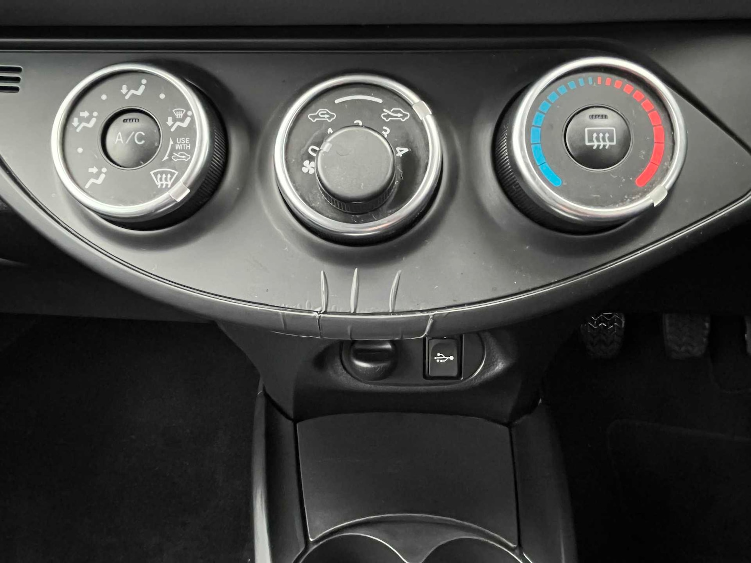 Used Toyota Yaris 2016 for sale - 77404820: Photo 26