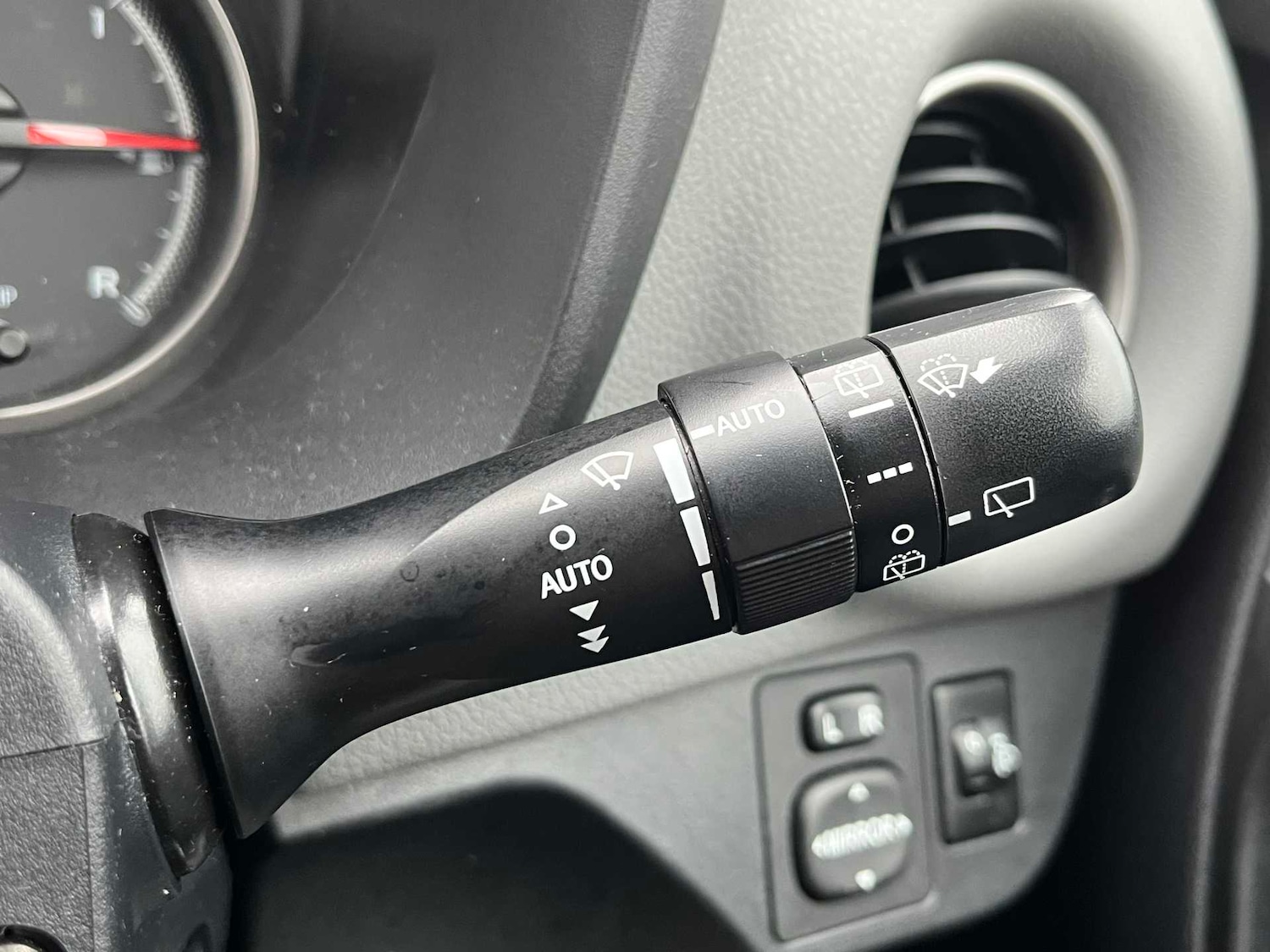 Used Toyota Yaris 2016 for sale - 77404820: Photo 37