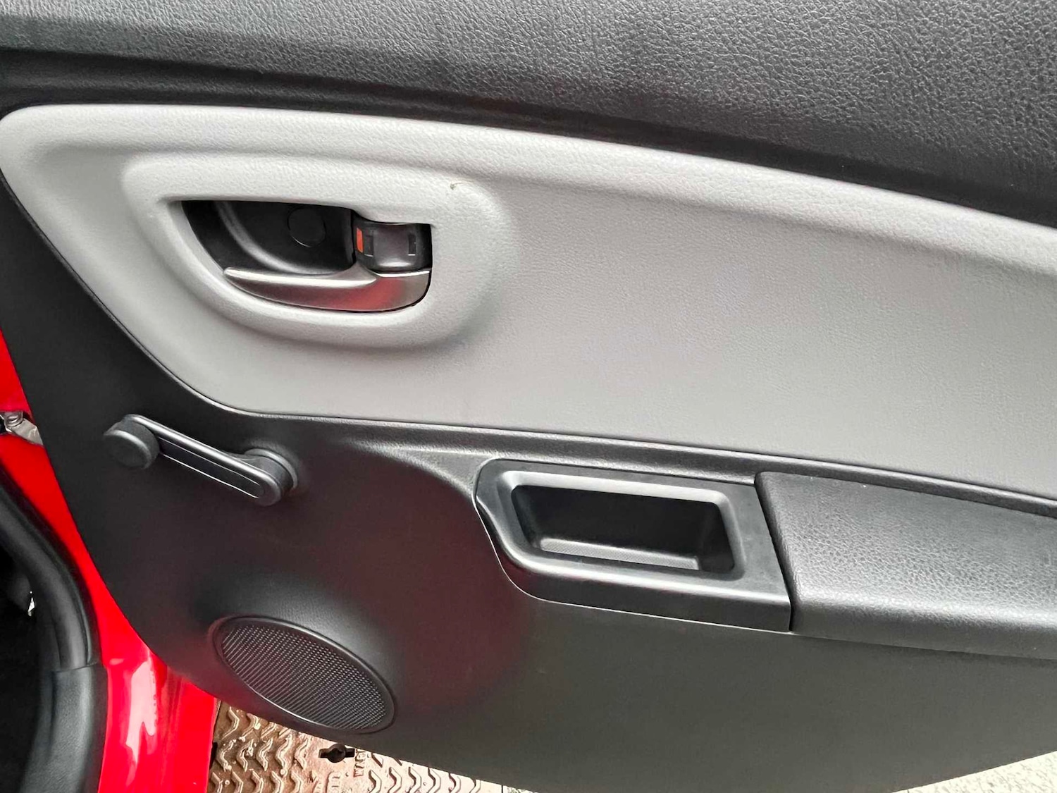 Used Toyota Yaris 2016 for sale - 77404820: Photo 41