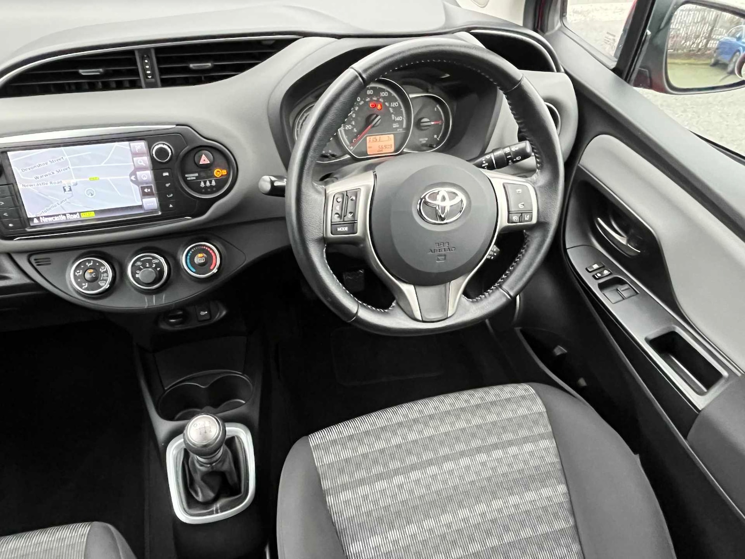 Used Toyota Yaris 2016 for sale - 77404820: Photo 49