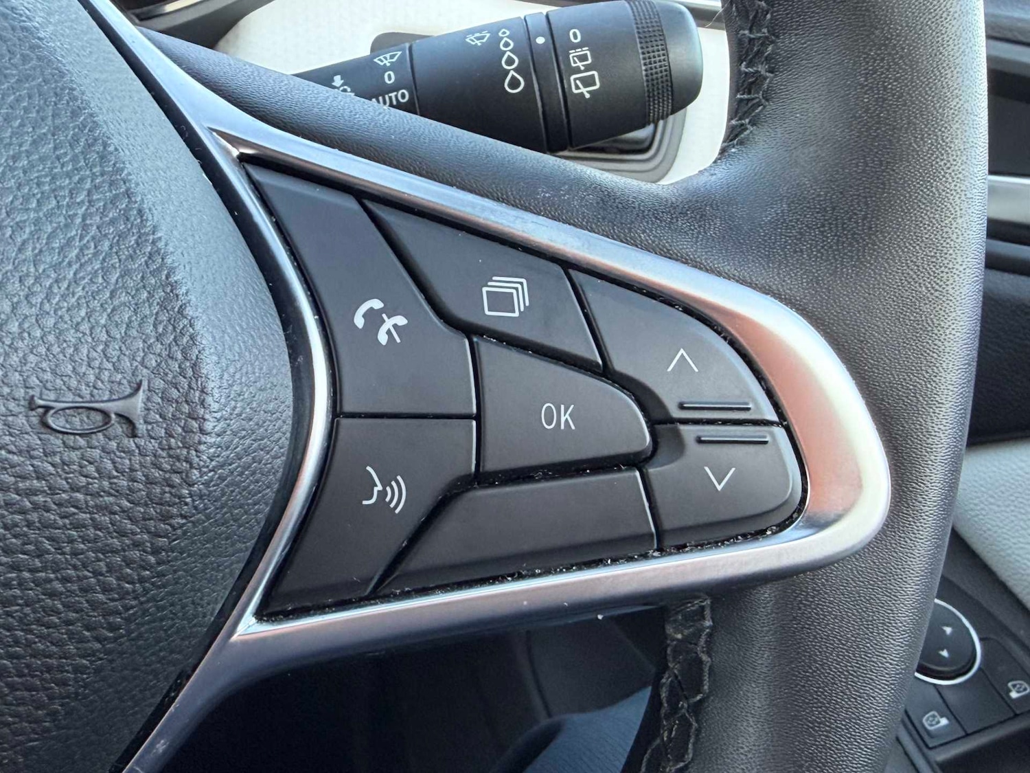 Used Renault Clio 2022 for sale - 76413982: Photo 32