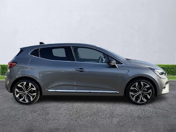 Used Renault Clio 2022 for sale - 76413982: Photo