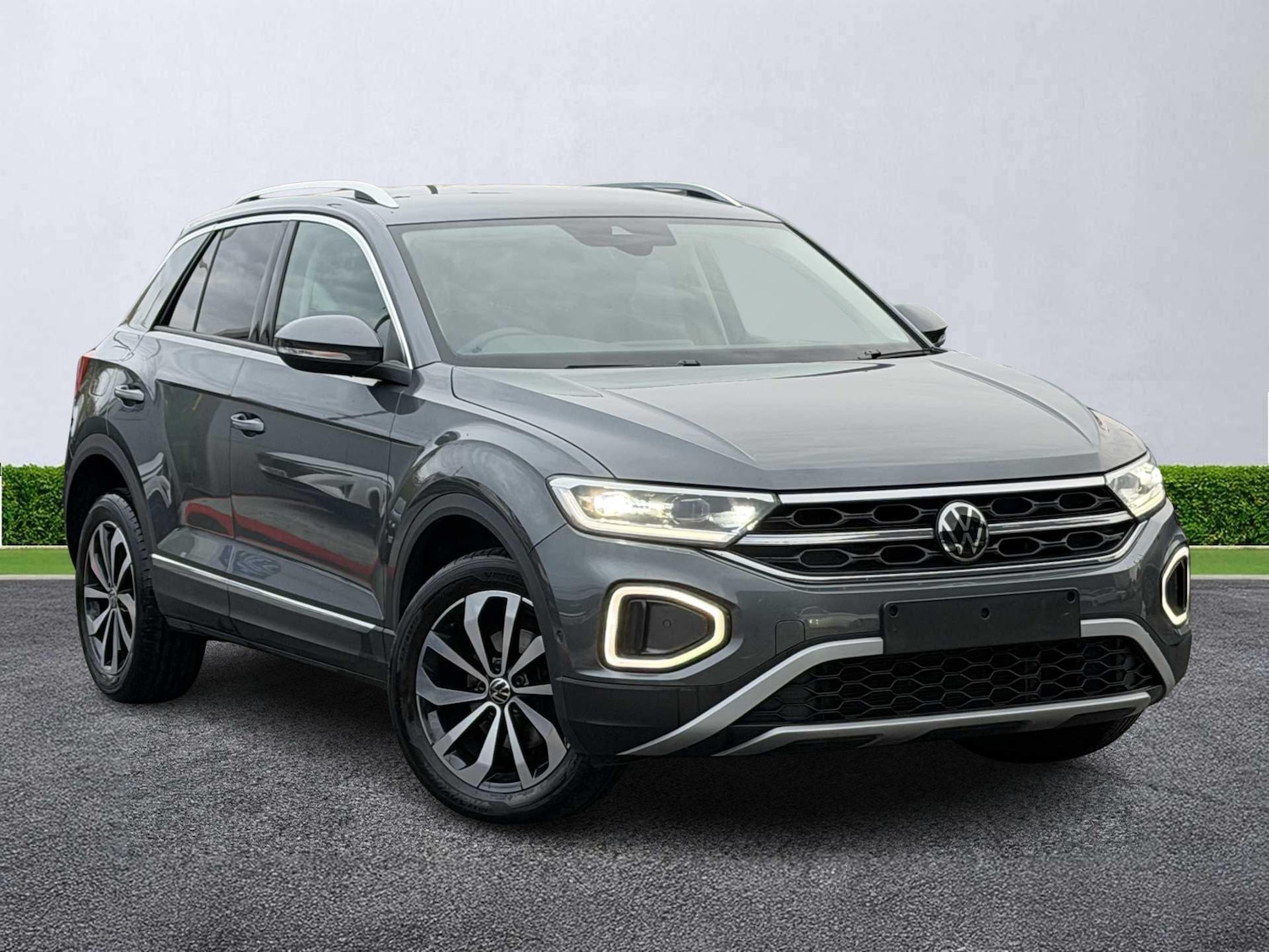Used Volkswagen T-Roc 2022 for sale - 76497254: Photo 1
