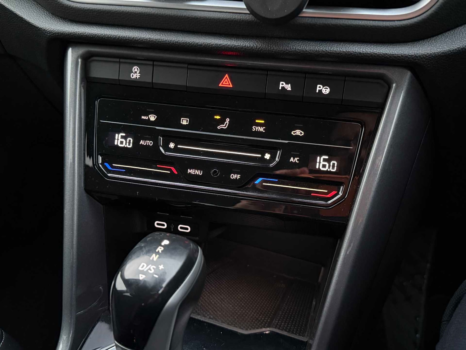 Used Volkswagen T-Roc 2022 for sale - 76497254: Photo 14