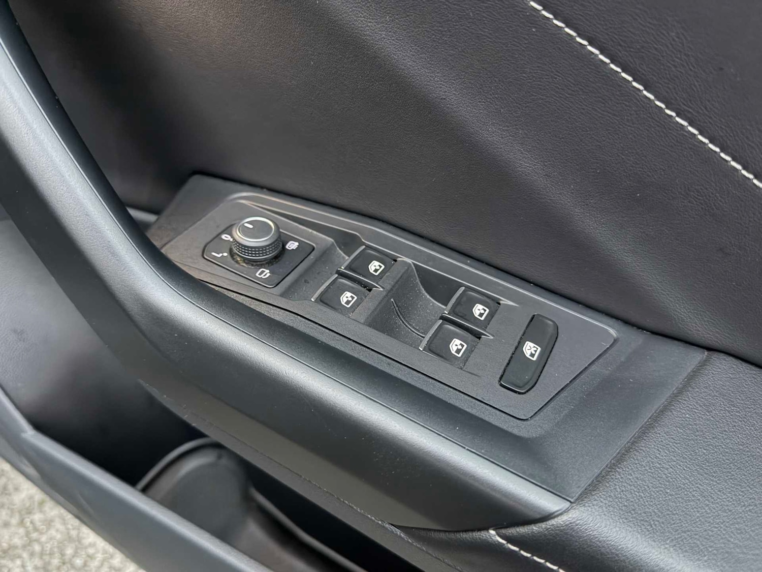 Used Volkswagen T-Roc 2022 for sale - 76497254: Photo 26