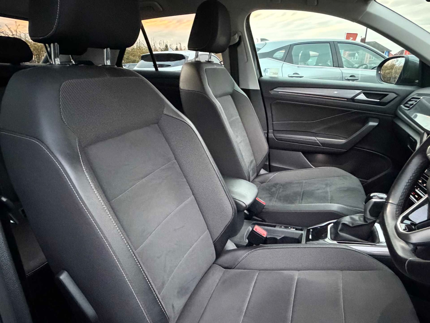 Used Volkswagen T-Roc 2022 for sale - 76497254: Photo 28