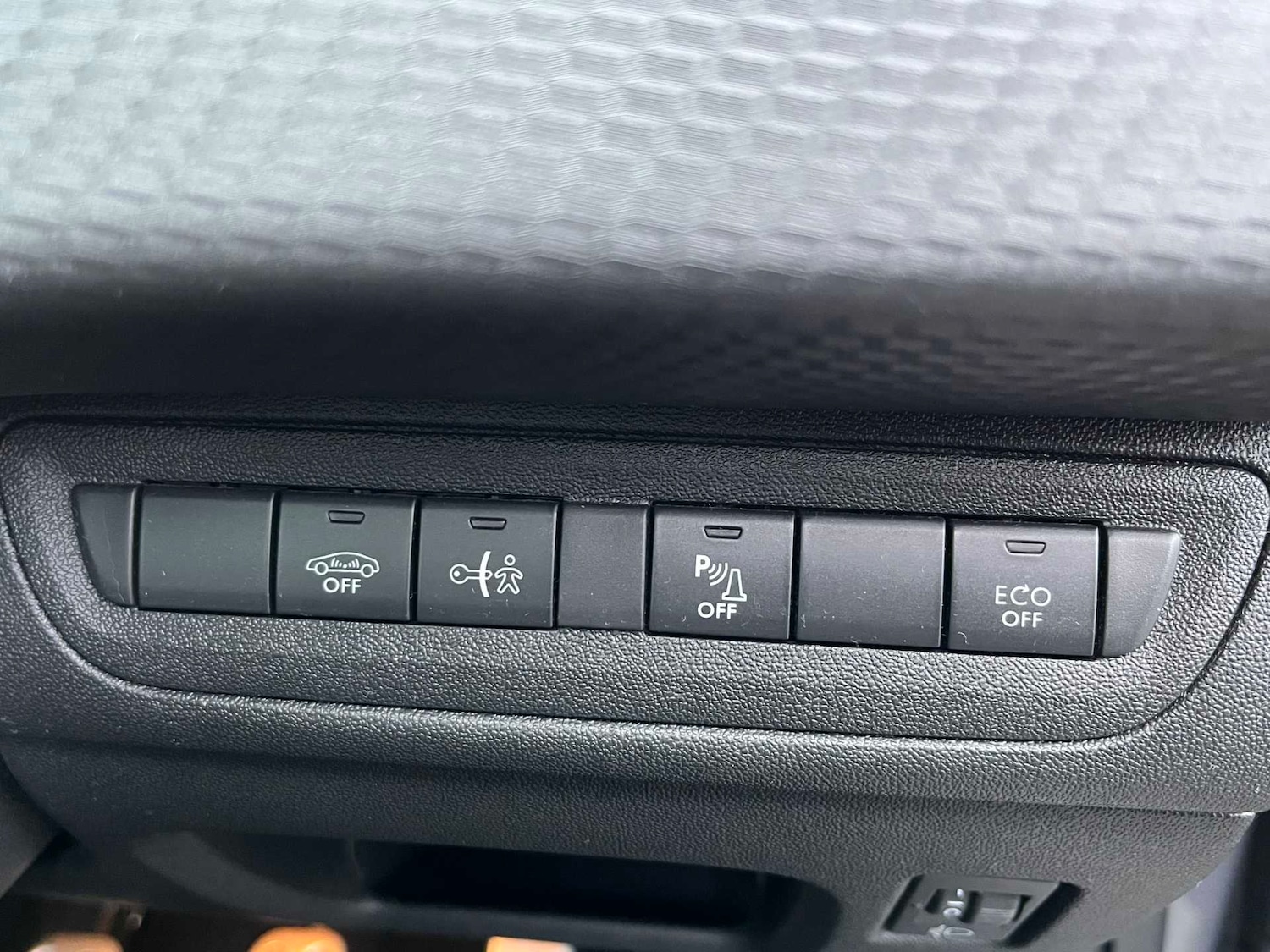 Used Peugeot 2008 2017 for sale - 77201363: Photo 21