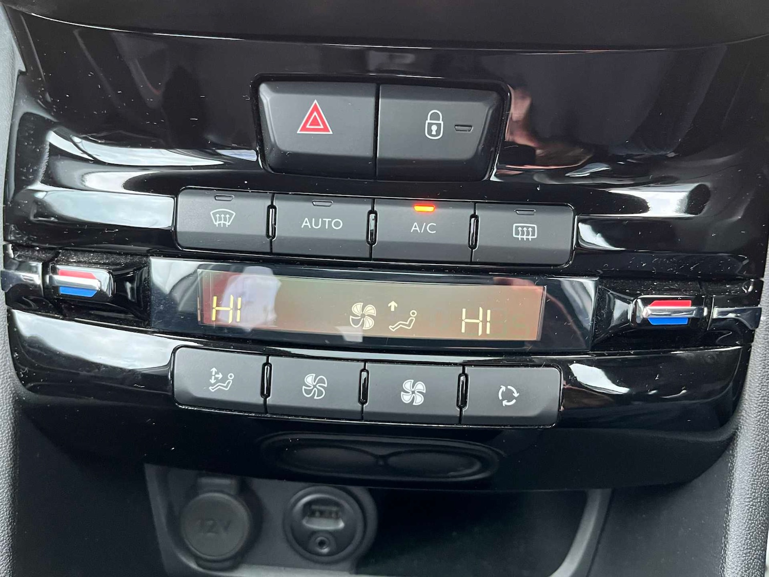 Used Peugeot 2008 2017 for sale - 77201363: Photo 27