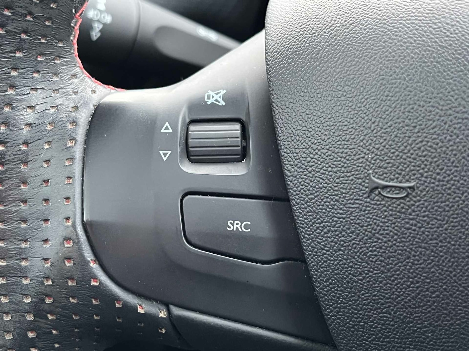 Used Peugeot 2008 2017 for sale - 77201363: Photo 35