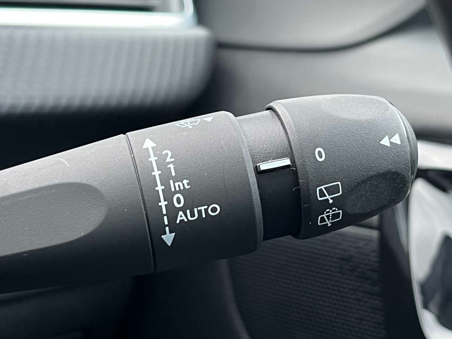 Used Peugeot 2008 2017 for sale - 77201363: Photo 39