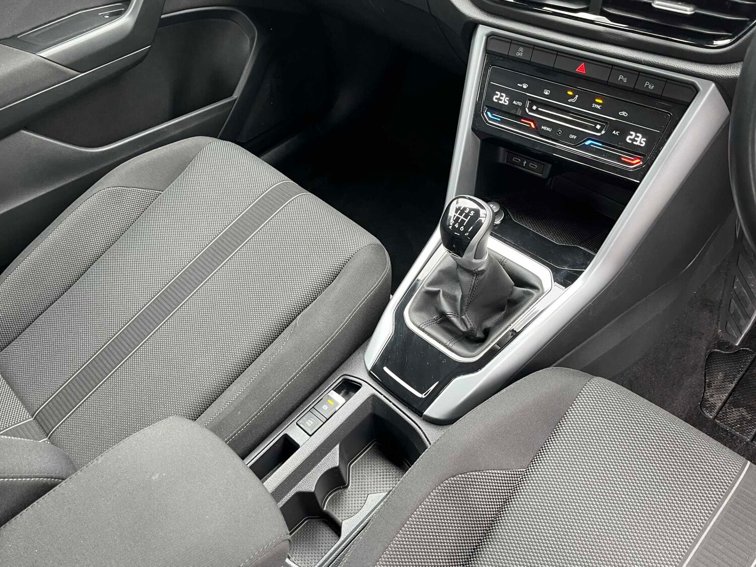 Used Volkswagen T-Roc 2022 for sale - 77701329: Photo 21