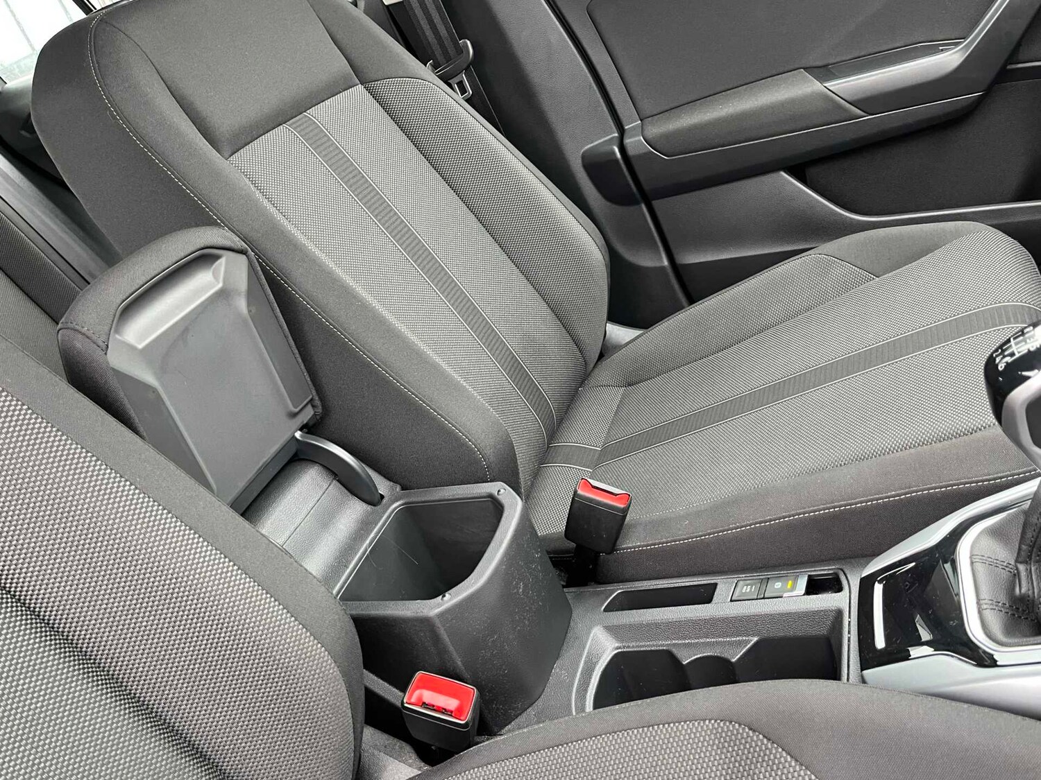 Used Volkswagen T-Roc 2022 for sale - 77701329: Photo 22