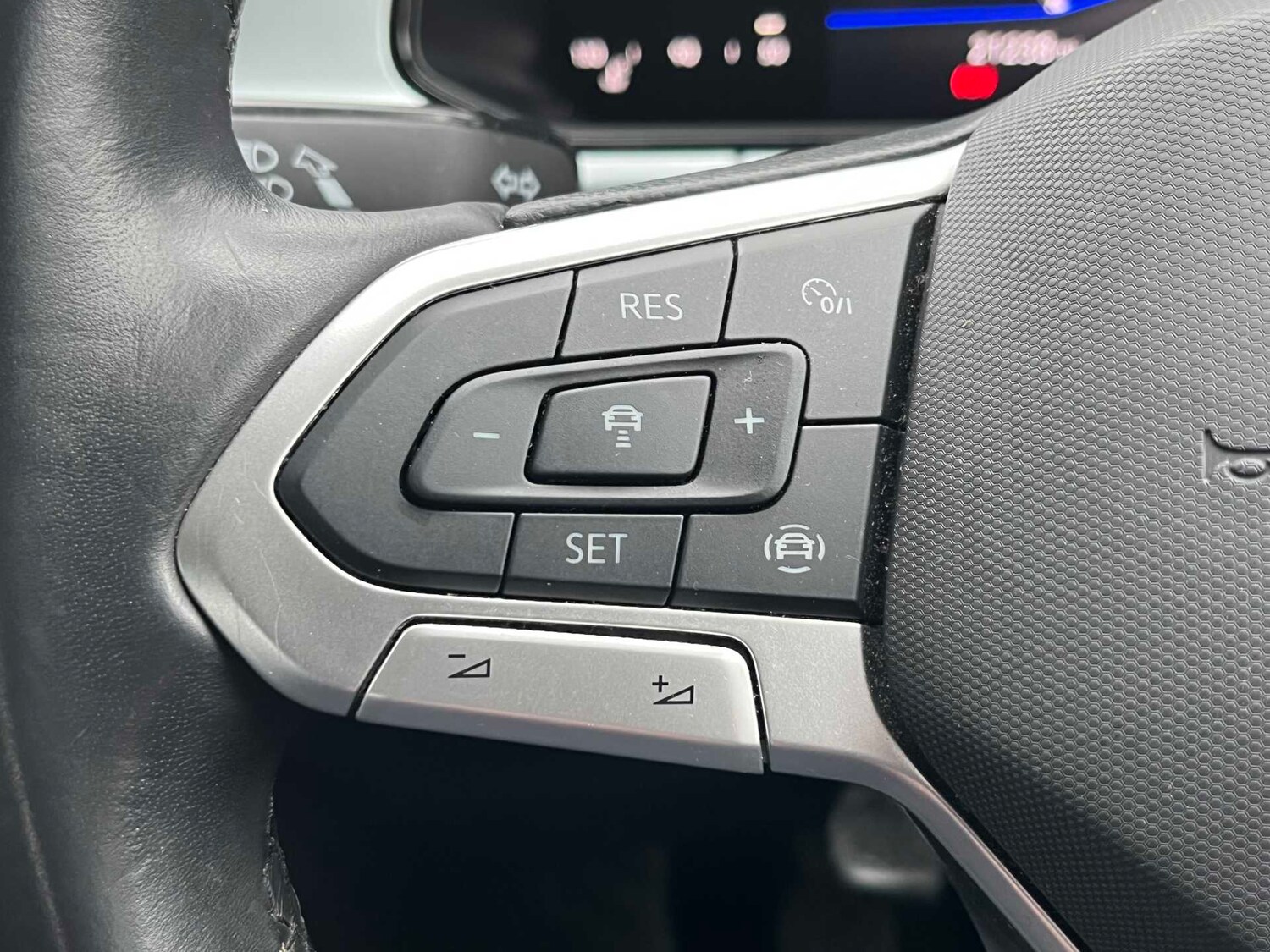 Used Volkswagen T-Roc 2022 for sale - 77701329: Photo 31