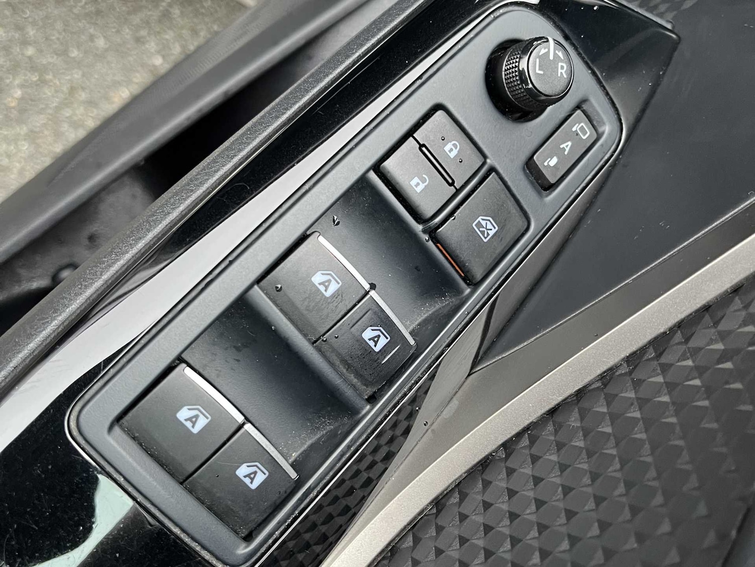 Used Toyota C-HR 2019 for sale - 77980057: Photo 21