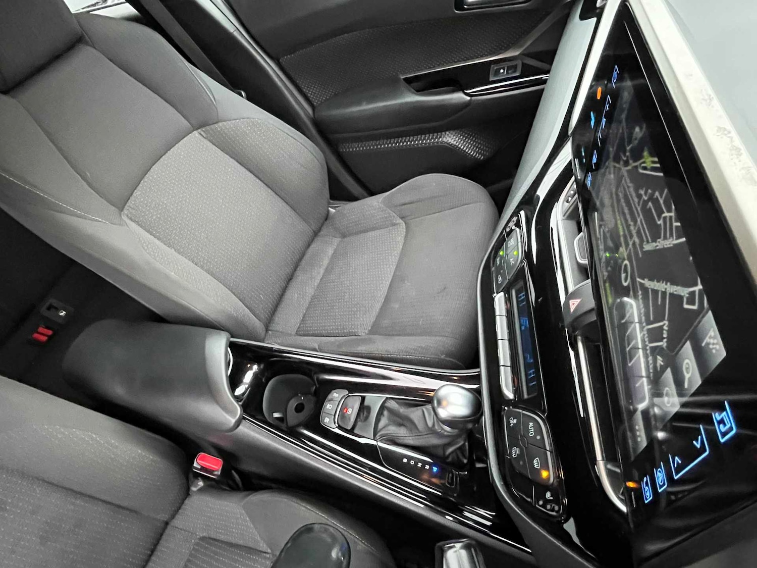 Used Toyota C-HR 2019 for sale - 77980057: Photo 25