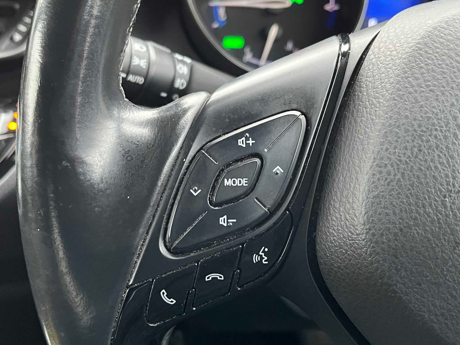 Used Toyota C-HR 2019 for sale - 77980057: Photo 35