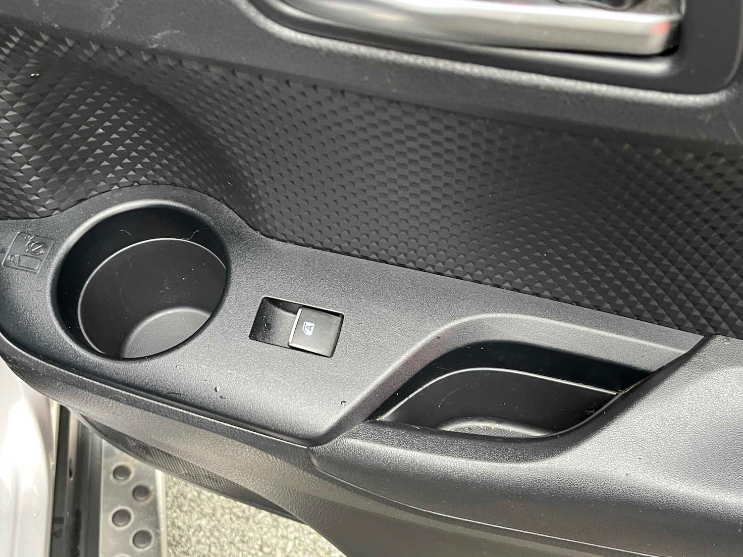 Used Toyota C-HR 2019 for sale - 77980057: Photo 43