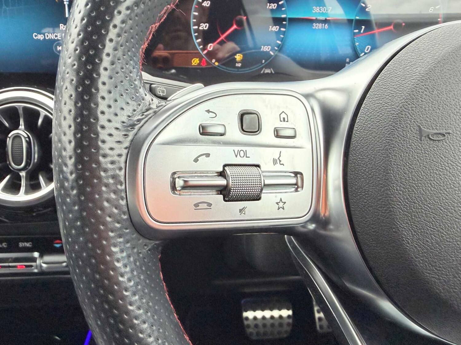 Used Mercedes-Benz GLA 2022 for sale - 76490822: Photo 31