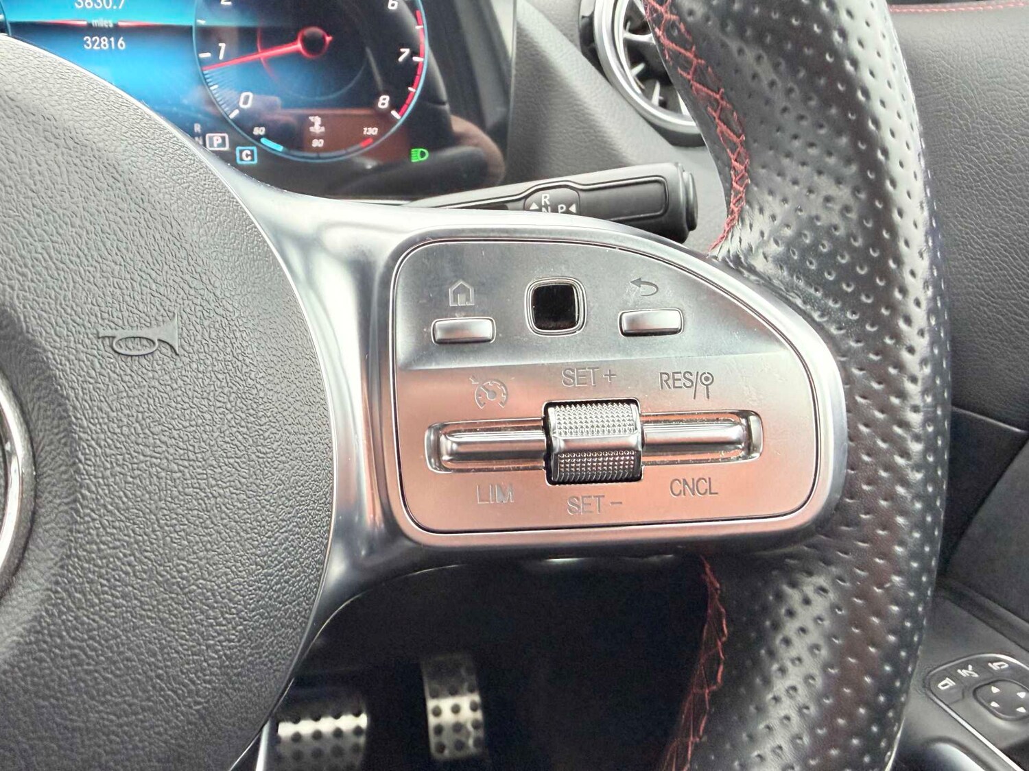 Used Mercedes-Benz GLA 2022 for sale - 76490822: Photo 32