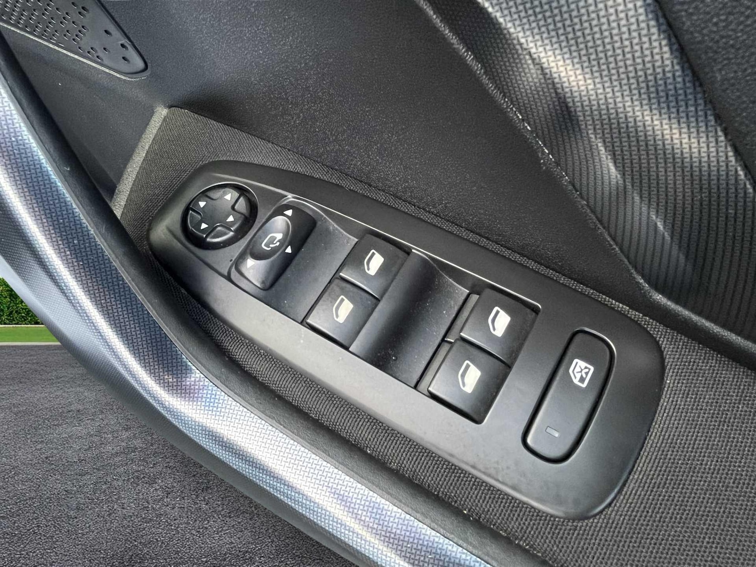 Used Peugeot 2008 2016 for sale - 77240367: Photo 17